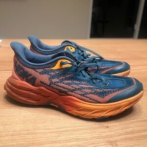 Hoka Womens Speedgoat 5 shoes